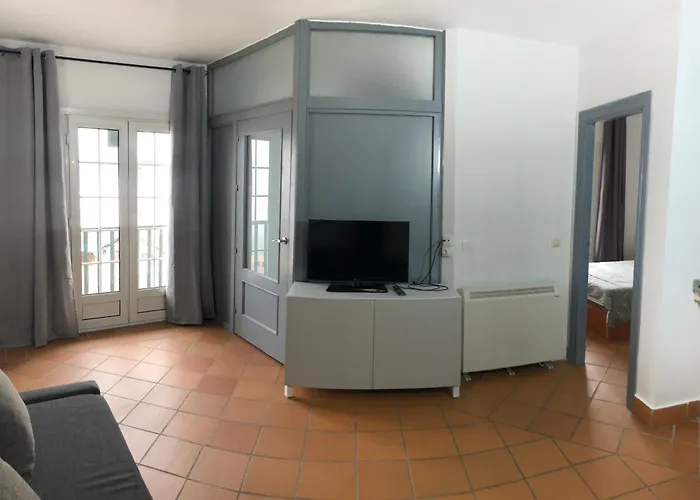 Plaza Andalucia Edificio Dornajo 215 *